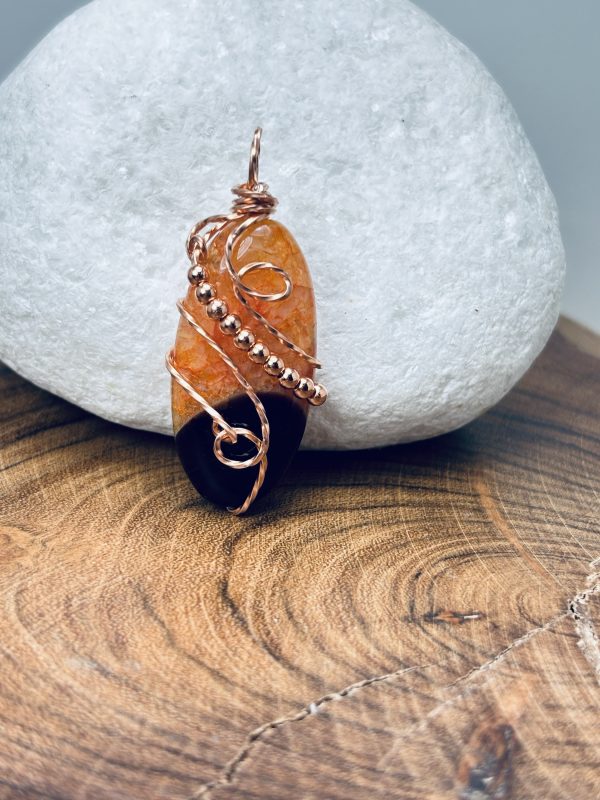 Orange Cracked Dyed Agate in Raw Copper Twisted Square Wire - Image 6