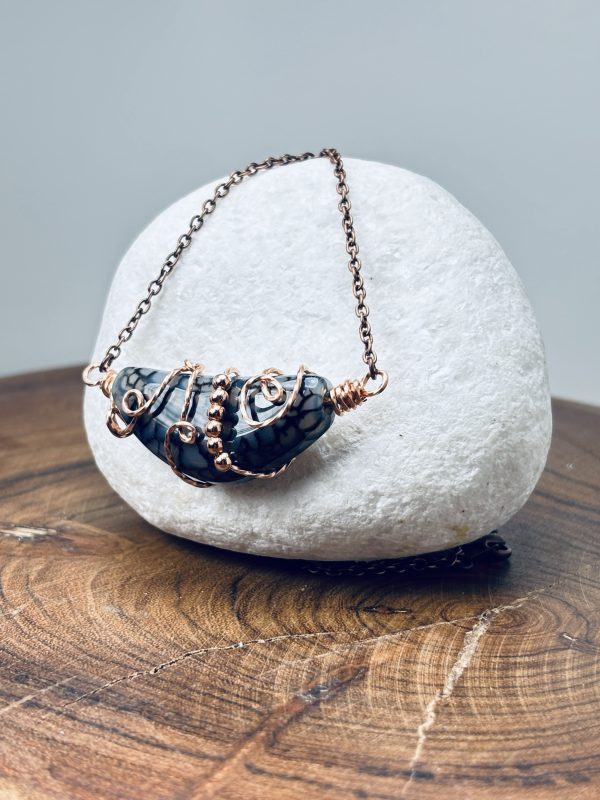 Black Dyed Cracked Agate in Raw Copper Wire - Image 4